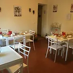 Bed & Breakfast Felix House Codevilla